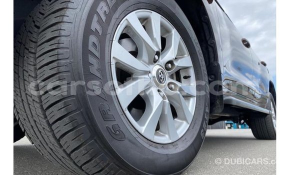 Sayi Imported Toyota Land Cruiser Red Mota in Import - Dubai a Maseru Sayi Imported Toyota Land Cruiser Red Mota in Import - Dubai a Maseru