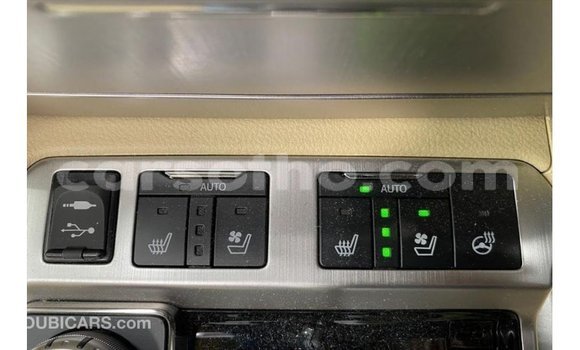 Sayi Imported Toyota Land Cruiser White Mota in Import - Dubai a Maseru Sayi Imported Toyota Land Cruiser White Mota in Import - Dubai a Maseru