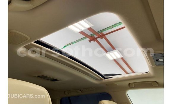 Sayi Imported Toyota Land Cruiser White Mota in Import - Dubai a Maseru Sayi Imported Toyota Land Cruiser White Mota in Import - Dubai a Maseru