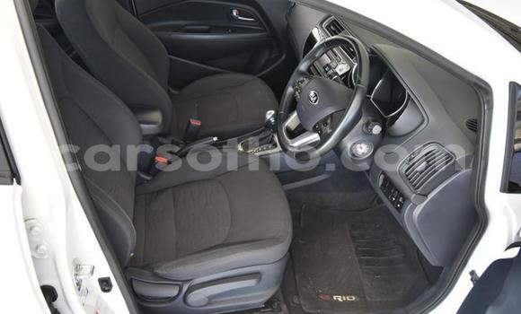 Sayi Na hannu Kia Rio White Mota in Maseru a Maseru Sayi Na hannu Kia Rio White Mota in Maseru a Maseru