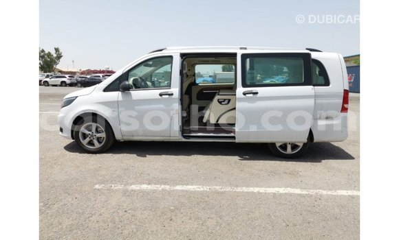 Sayi Imported Mercedes-Benz Vito White Mota in Import - Dubai a Maseru Sayi Imported Mercedes-Benz Vito White Mota in Import - Dubai a Maseru