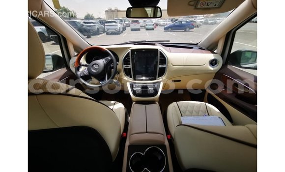 Sayi Imported Mercedes-Benz Vito White Mota in Import - Dubai a Maseru Sayi Imported Mercedes-Benz Vito White Mota in Import - Dubai a Maseru
