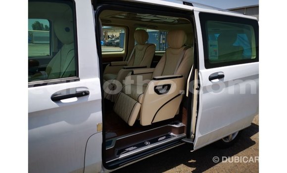 Sayi Imported Mercedes-Benz Vito White Mota in Import - Dubai a Maseru Sayi Imported Mercedes-Benz Vito White Mota in Import - Dubai a Maseru
