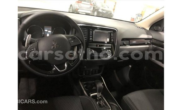 Sayi Imported Mitsubishi Outlander Black Mota in Import - Dubai a Maseru Sayi Imported Mitsubishi Outlander Black Mota in Import - Dubai a Maseru