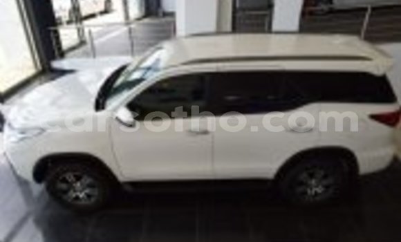 Acheter Occasion Voiture Toyota Fortuner Blanc à Maseru, Maseru Acheter Occasion Voiture Toyota Fortuner Blanc à Maseru, Maseru
