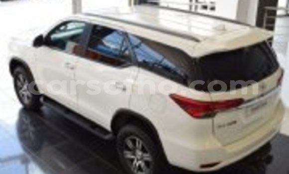 Acheter Occasion Voiture Toyota Fortuner Blanc à Maseru, Maseru Acheter Occasion Voiture Toyota Fortuner Blanc à Maseru, Maseru