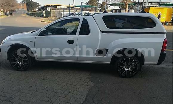 Buy Used Opel Corsa White Car in Butha–Buthe in Thaba-Tseka Buy Used Opel Corsa White Car in Butha–Buthe in Thaba-Tseka