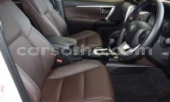 Acheter Occasion Voiture Toyota Fortuner Blanc à Maseru, Maseru Acheter Occasion Voiture Toyota Fortuner Blanc à Maseru, Maseru