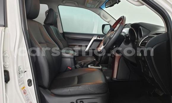 Acheter Occasion Voiture Toyota Land Cruiser Prado Blanc à Maseru, Maseru Acheter Occasion Voiture Toyota Land Cruiser Prado Blanc à Maseru, Maseru