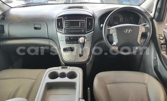 Sayi Na hannu Hyundai H1 White Mota in Maseru a Maseru Sayi Na hannu Hyundai H1 White Mota in Maseru a Maseru