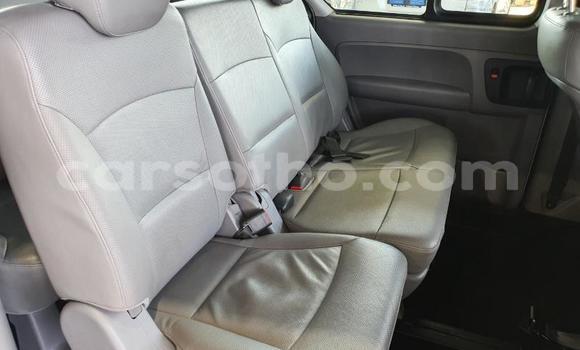 Sayi Na hannu Hyundai H1 White Mota in Maseru a Maseru Sayi Na hannu Hyundai H1 White Mota in Maseru a Maseru