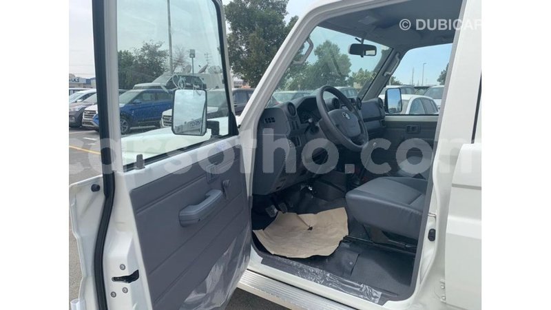 Big with watermark toyota land cruiser maseru import dubai 18048