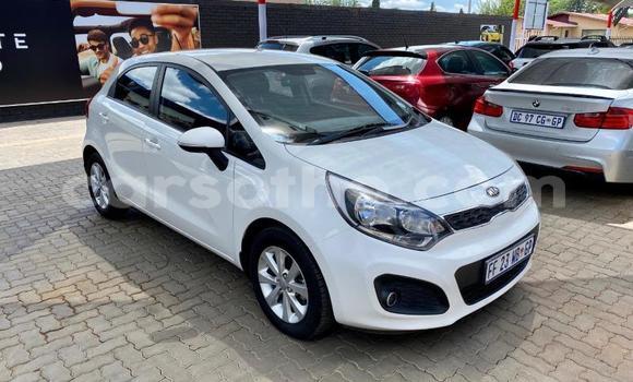 Sayi Na hannu Kia Rio White Mota in Maseru a Maseru Sayi Na hannu Kia Rio White Mota in Maseru a Maseru