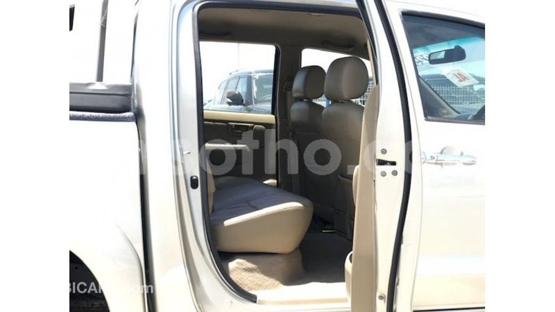 Big with watermark toyota hilux maseru import dubai 18059