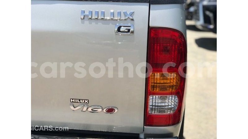 Big with watermark toyota hilux maseru import dubai 18059