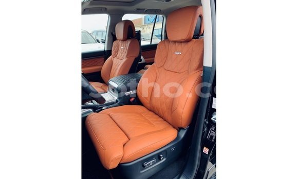 Sayi Imported Toyota Land Cruiser Black Mota in Import - Dubai a Maseru Sayi Imported Toyota Land Cruiser Black Mota in Import - Dubai a Maseru