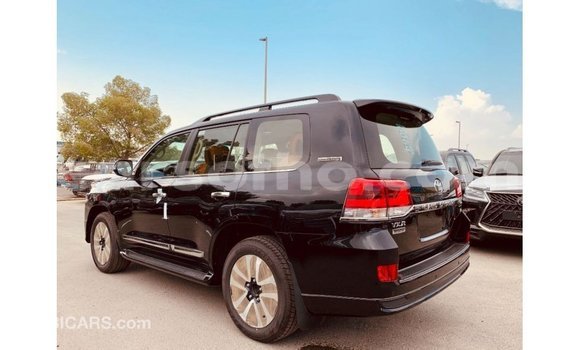 Sayi Imported Toyota Land Cruiser Black Mota in Import - Dubai a Maseru Sayi Imported Toyota Land Cruiser Black Mota in Import - Dubai a Maseru