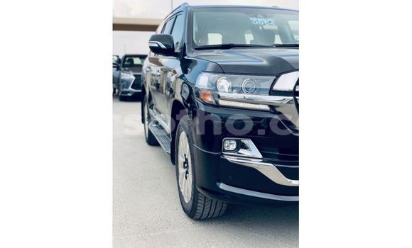 Sayi Imported Toyota Land Cruiser Black Mota in Import - Dubai a Maseru Sayi Imported Toyota Land Cruiser Black Mota in Import - Dubai a Maseru