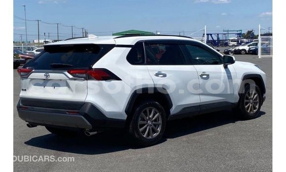 Sayi Imported Toyota 4Runner White Mota in Import - Dubai a Maseru Sayi Imported Toyota 4Runner White Mota in Import - Dubai a Maseru