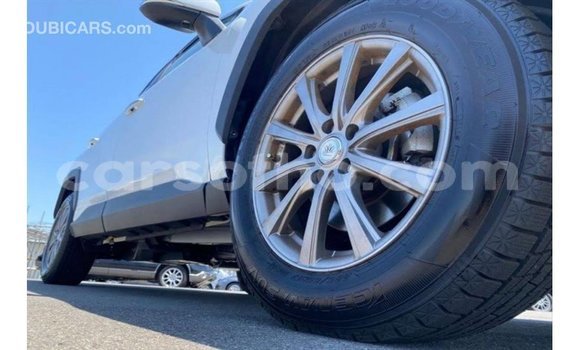 Sayi Imported Toyota 4Runner White Mota in Import - Dubai a Maseru Sayi Imported Toyota 4Runner White Mota in Import - Dubai a Maseru