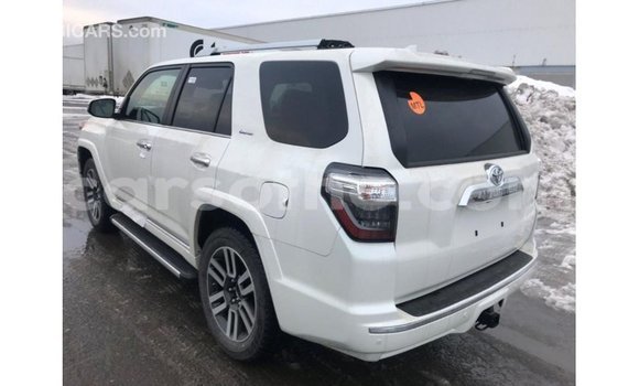 Acheter Import Voiture Toyota 4Runner Blanc à Import - Dubai, Maseru Acheter Import Voiture Toyota 4Runner Blanc à Import - Dubai, Maseru