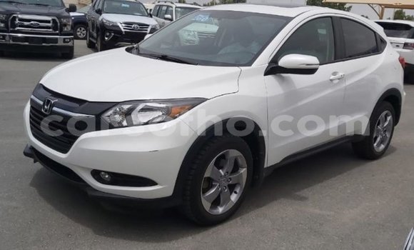 Sayi Imported Honda C White Motsi in Import - Dubai a Maseru