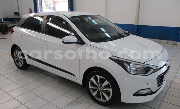 Sayi Na hannu Hyundai i20 White Mota in Maseru a Maseru Sayi Na hannu Hyundai i20 White Mota in Maseru a Maseru