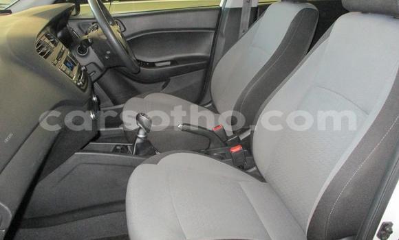 Sayi Na hannu Hyundai i20 White Mota in Maseru a Maseru Sayi Na hannu Hyundai i20 White Mota in Maseru a Maseru
