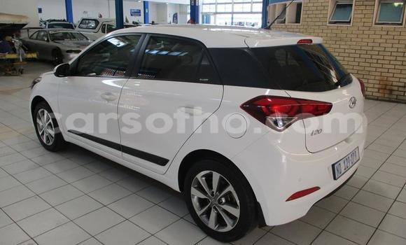 Sayi Na hannu Hyundai i20 White Mota in Maseru a Maseru Sayi Na hannu Hyundai i20 White Mota in Maseru a Maseru