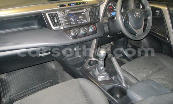 Sayi Na hannu Toyota RAV4 White Mota in Maseru a Maseru Sayi Na hannu Toyota RAV4 White Mota in Maseru a Maseru