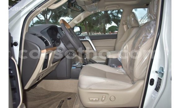 Acheter Import Voiture Toyota Prado Blanc à Import - Dubai, Maseru Acheter Import Voiture Toyota Prado Blanc à Import - Dubai, Maseru