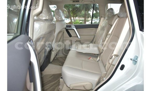 Acheter Import Voiture Toyota Prado Blanc à Import - Dubai, Maseru Acheter Import Voiture Toyota Prado Blanc à Import - Dubai, Maseru