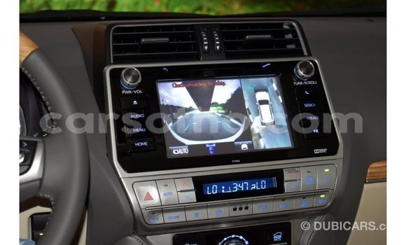 Acheter Import Voiture Toyota Prado Blanc à Import - Dubai, Maseru Acheter Import Voiture Toyota Prado Blanc à Import - Dubai, Maseru