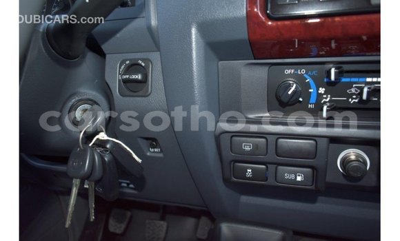 Acheter Import Voiture Toyota Land Cruiser Beige à Import - Dubai, Maseru Acheter Import Voiture Toyota Land Cruiser Beige à Import - Dubai, Maseru