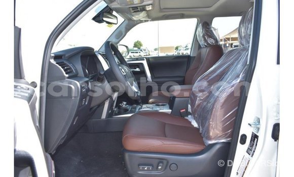Acheter Import Voiture Toyota 4Runner Blanc à Import - Dubai, Maseru Acheter Import Voiture Toyota 4Runner Blanc à Import - Dubai, Maseru