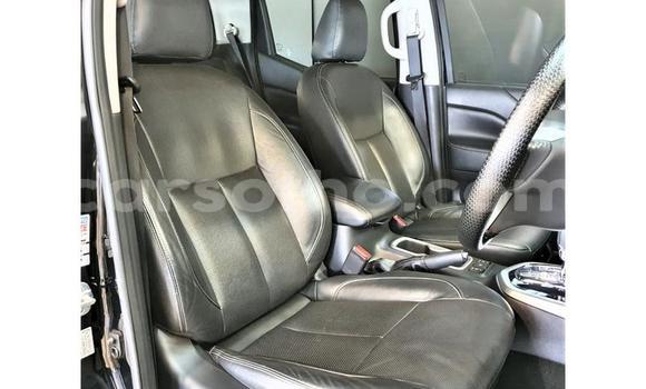 Sayi Na hannu Nissan Navara Black Mota in Maseru a Maseru Sayi Na hannu Nissan Navara Black Mota in Maseru a Maseru