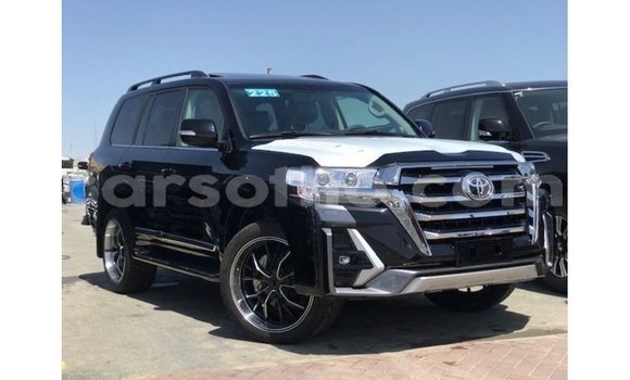 Sayi Imported Toyota Land Cruiser Black Mota in Import - Dubai a Maseru Sayi Imported Toyota Land Cruiser Black Mota in Import - Dubai a Maseru