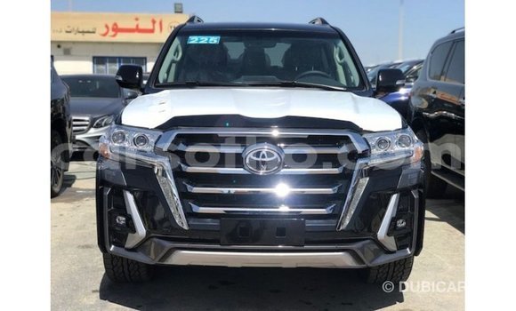 Sayi Imported Toyota Land Cruiser Black Mota in Import - Dubai a Maseru Sayi Imported Toyota Land Cruiser Black Mota in Import - Dubai a Maseru