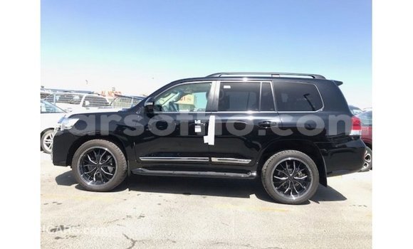 Sayi Imported Toyota Land Cruiser Black Mota in Import - Dubai a Maseru Sayi Imported Toyota Land Cruiser Black Mota in Import - Dubai a Maseru