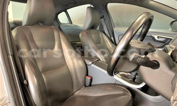 Sayi Na hannu Volvo S60 Silver Mota in Mafeteng a Mafeteng Sayi Na hannu Volvo S60 Silver Mota in Mafeteng a Mafeteng