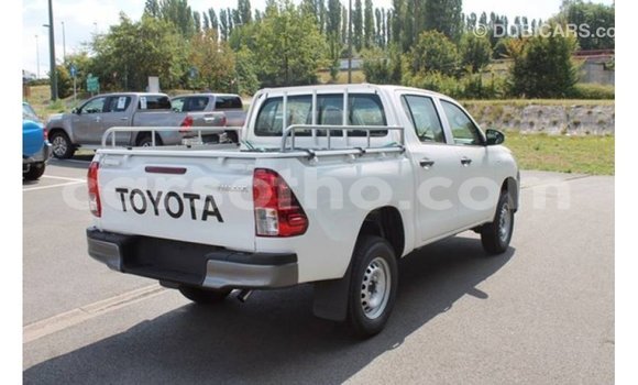 Buy Import Toyota Hilux White Car in Import - Dubai in Maseru Buy Import Toyota Hilux White Car in Import - Dubai in Maseru