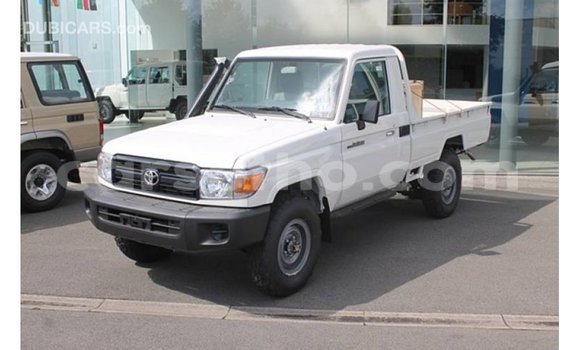 اشتري Imported Toyota Land Cruiser White سيارة في Import - Dubai في Maseru اشتري Imported Toyota Land Cruiser White سيارة في Import - Dubai في Maseru