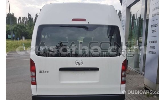Sayi Imported Toyota Hiace White Mota in Import - Dubai a Maseru Sayi Imported Toyota Hiace White Mota in Import - Dubai a Maseru