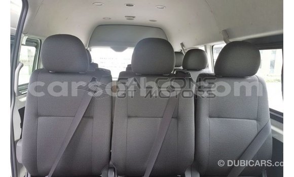 Sayi Imported Toyota Hiace White Mota in Import - Dubai a Maseru Sayi Imported Toyota Hiace White Mota in Import - Dubai a Maseru
