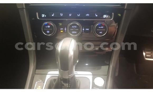 اشتري مستعمل Volkswagen Golf R Black سيارة في Roma في Maseru اشتري مستعمل Volkswagen Golf R Black سيارة في Roma في Maseru