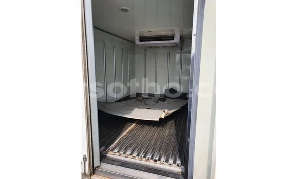 Buy Import Kia Carens White Car in Import - Dubai in Maseru Buy Import Kia Carens White Car in Import - Dubai in Maseru