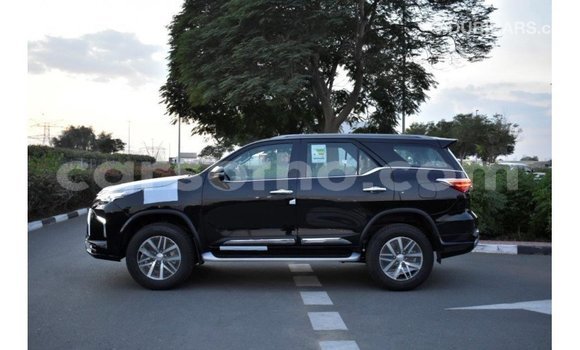 Acheter Import Voiture Toyota Fortuner Noir à Import - Dubai, Maseru Acheter Import Voiture Toyota Fortuner Noir à Import - Dubai, Maseru