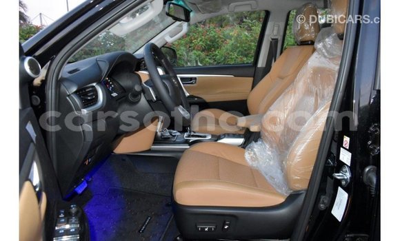 Acheter Import Voiture Toyota Fortuner Noir à Import - Dubai, Maseru Acheter Import Voiture Toyota Fortuner Noir à Import - Dubai, Maseru