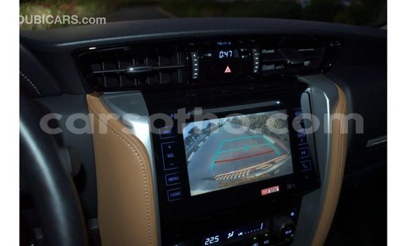 Acheter Import Voiture Toyota Fortuner Noir à Import - Dubai, Maseru Acheter Import Voiture Toyota Fortuner Noir à Import - Dubai, Maseru