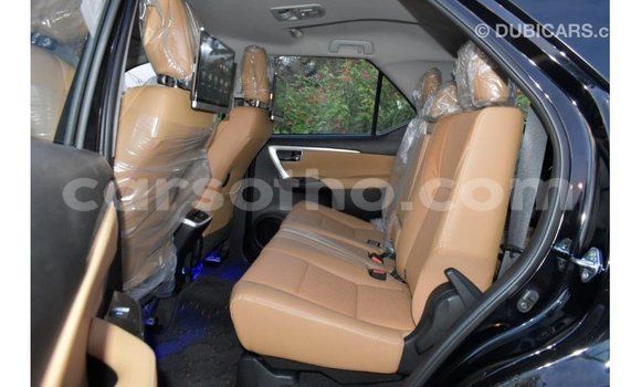Acheter Import Voiture Toyota Fortuner Noir à Import - Dubai, Maseru Acheter Import Voiture Toyota Fortuner Noir à Import - Dubai, Maseru
